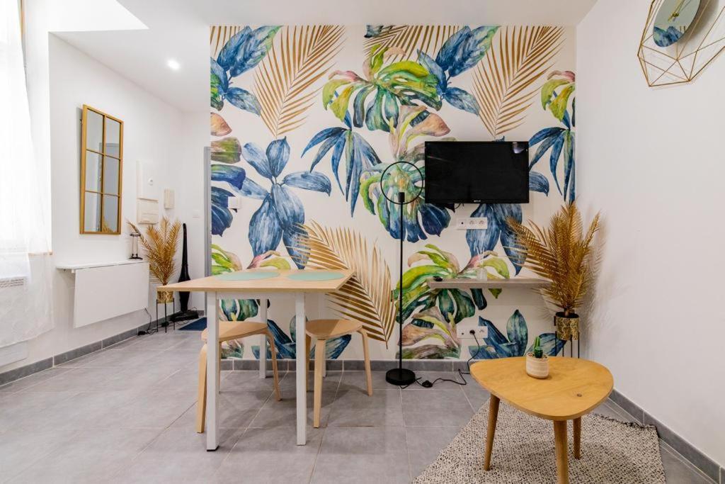 Studio Cosy Au Coeur De L'Ecusson - Arenes A 2 Min Nîmes Exterior foto