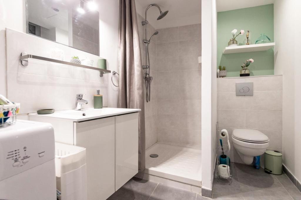 Studio Cosy Au Coeur De L'Ecusson - Arenes A 2 Min Nîmes Exterior foto