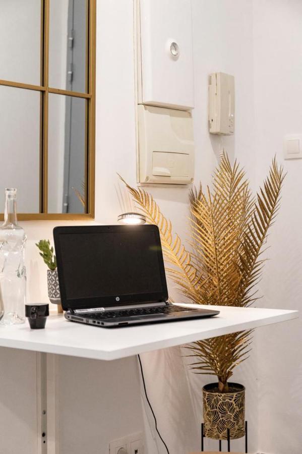 Studio Cosy Au Coeur De L'Ecusson - Arenes A 2 Min Nîmes Exterior foto