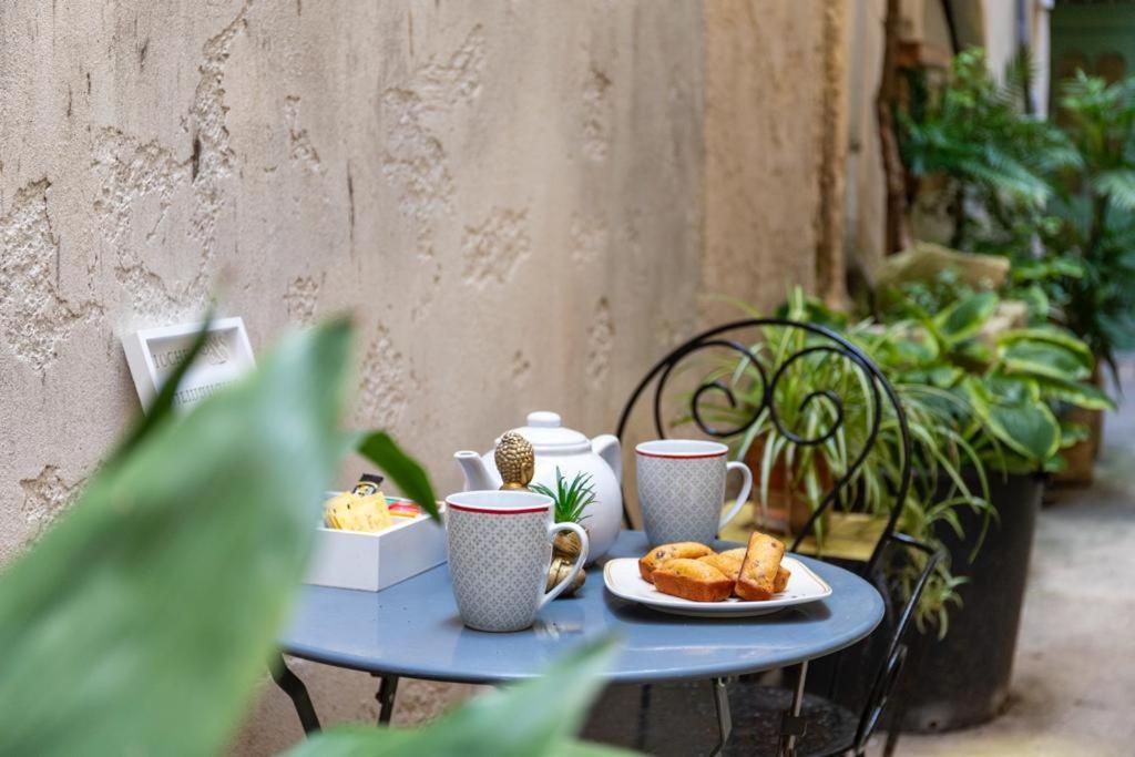 Studio Cosy Au Coeur De L'Ecusson - Arenes A 2 Min Nîmes Exterior foto